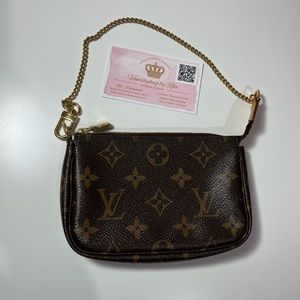 ❣️❣️❣️SOLD on IG❣️❣️❣️ mini pochette monogram